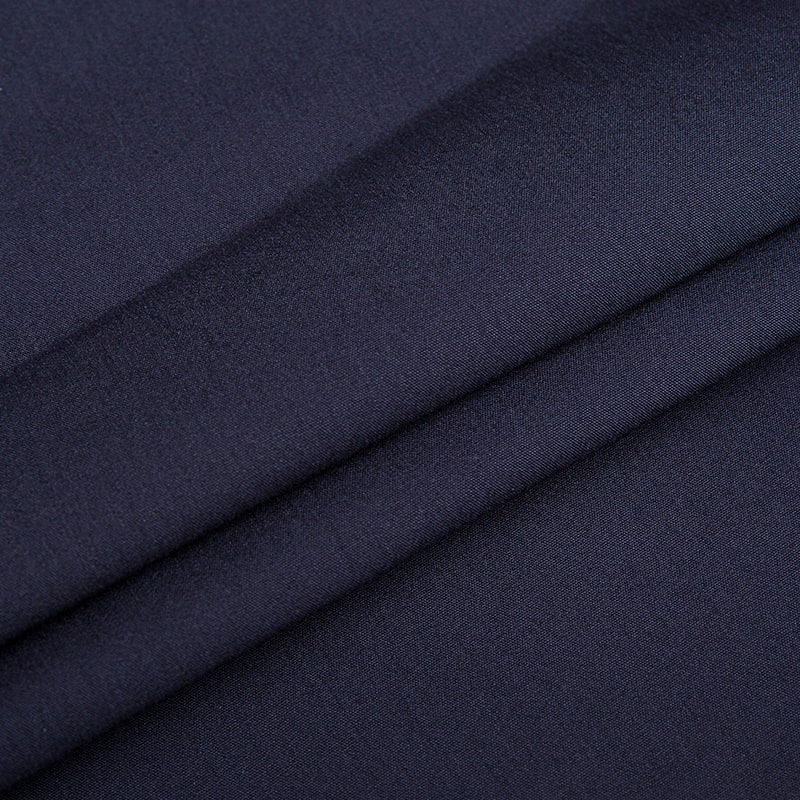 ウェットアウトに悩まされず、ブッシュワッキングに十分な耐久性を備えた防水生地はありますか?