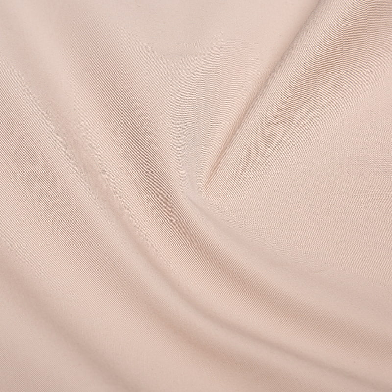 ドレスの裏地の付け方: 織布のヒントを含むステップバイステップガイド